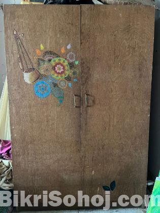 কাঠের আলমারি